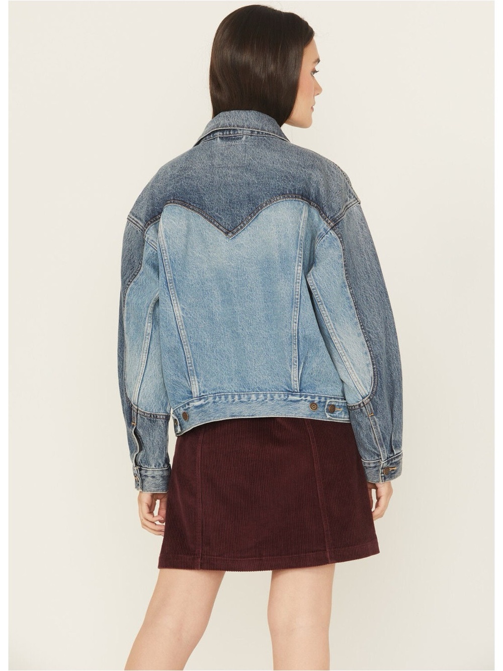 Levi’s ‘90s Western Pieced Trucker Jacket
Color: Free Range – Medium Wash - Picture 6 of 13